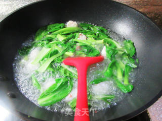 香肠虾味球菜芯煮粉丝的做法步骤：5