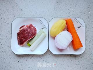 酱香牛肉焖饭的做法步骤：1
