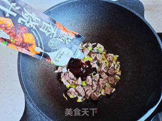 酱香牛肉焖饭的做法步骤：5