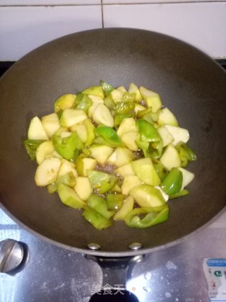 尖椒炒西葫芦的做法步骤：4