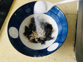 紫菜鸡蛋汤的做法步骤：2