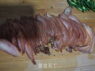 韭菜花炒鸡胸肉的做法步骤：2