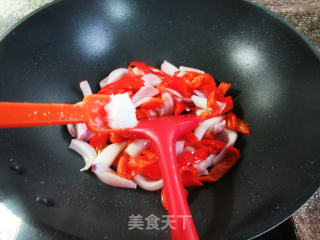 红椒炒洋葱的做法步骤：5