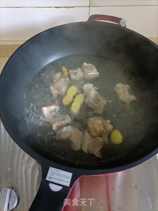 芋头排骨饭的做法步骤：1