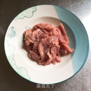 孜然牙签肉的做法步骤：1