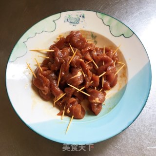 孜然牙签肉的做法步骤：7
