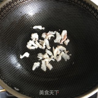 包菜肉丝的做法步骤：1