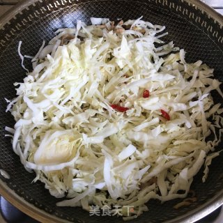 包菜肉丝的做法步骤：4