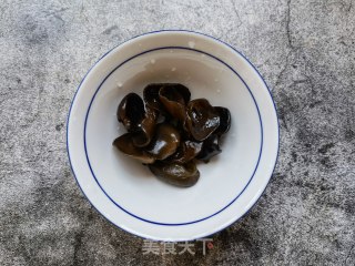 菠菜虾仁捞面的做法步骤：3