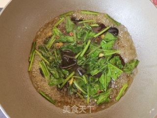 菠菜虾仁捞面的做法步骤：9