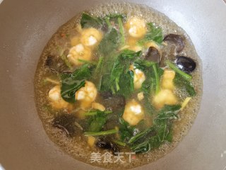 菠菜虾仁捞面的做法步骤：11