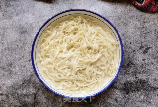 菠菜虾仁捞面的做法步骤：15