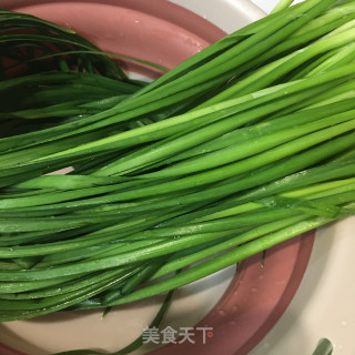肉片香干炒韭菜的做法步骤：1