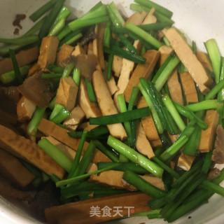 肉片香干炒韭菜的做法步骤：6