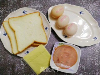 花样鸡蛋吐司早餐的做法步骤：1