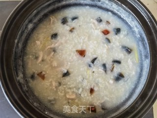 皮蛋瘦肉粥的做法步骤：15