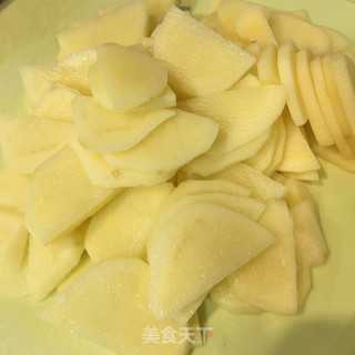 五花肉炒土豆片的做法步骤：1