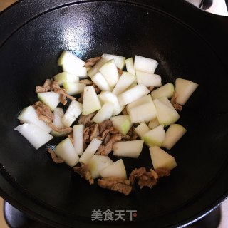 肉丝烧冬瓜的做法步骤：1