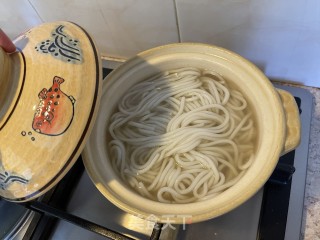 鲜菇鸡汤米线????的做法步骤：4