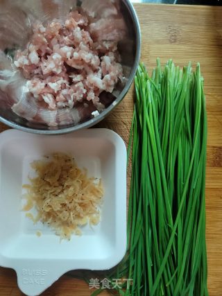 虾皮鲜肉韭菜水饺的做法步骤：1