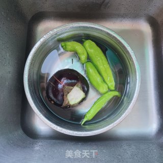 酱烧茄子的做法步骤：1