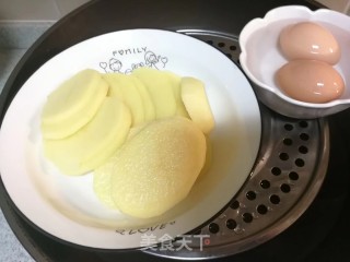 健康低脂代餐～日式土豆鸡蛋沙拉的做法步骤：2