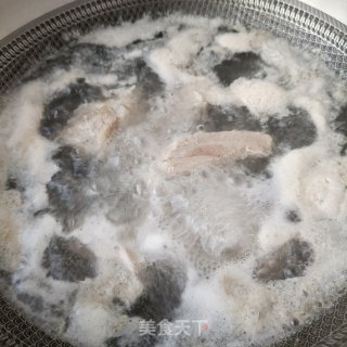紫山药薏米排骨汤的做法步骤：4
