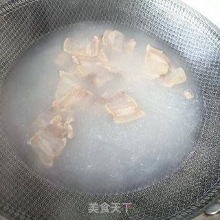 腊肉炖紫芸豆的做法步骤：3