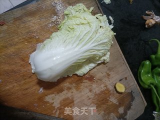素炒大白菜的做法步骤：1