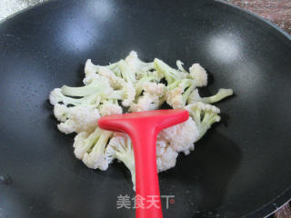 番茄煮花菜的做法步骤：2