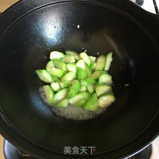 丝瓜炒虾仁的做法步骤：6