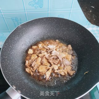 青红椒炒肉的做法步骤：7