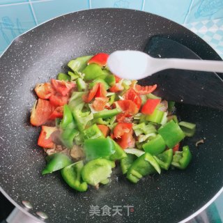 青红椒炒肉的做法步骤：9