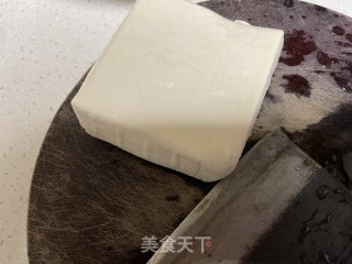 黄骨鱼豆腐杂菌煲的做法步骤：2