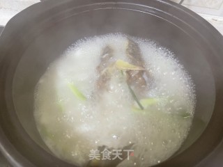 黄骨鱼豆腐杂菌煲的做法步骤：7