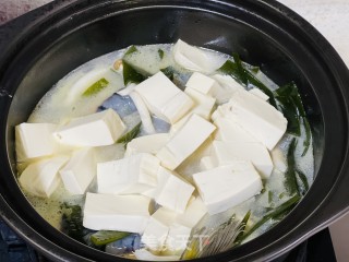 黄骨鱼豆腐杂菌煲的做法步骤：8