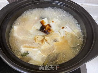 黄骨鱼豆腐杂菌煲的做法步骤：9
