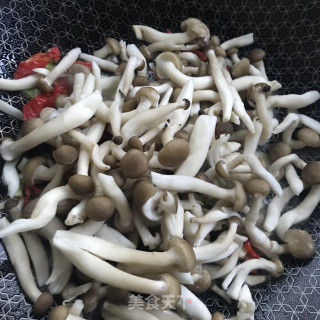 青菜炒小蘑菇的做法步骤：7