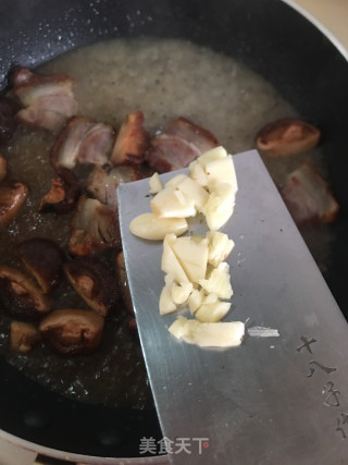 烧肉焖花菇的做法步骤：8