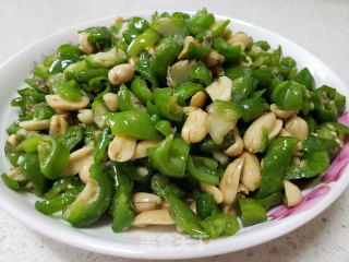 尖椒炒花生米的做法步骤：5