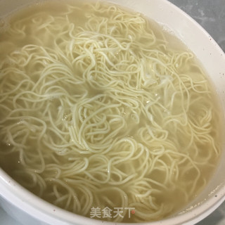 韭菜鸡蛋炒面的做法步骤：3