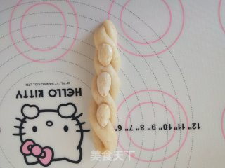 意式白酒杏仁螺旋酥的做法步骤：12