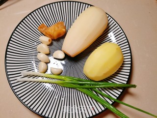 不油炸简单好吃干锅土豆藕片的做法步骤：2