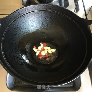 蒜香黄瓜片的做法步骤：1