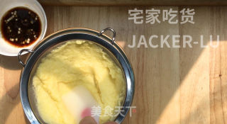 土豆煎饼，外层焦脆内里软糯，太好吃了，零失败一次成功。的做法步骤：4