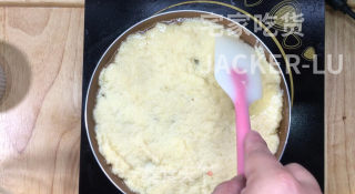 土豆煎饼，外层焦脆内里软糯，太好吃了，零失败一次成功。的做法步骤：10