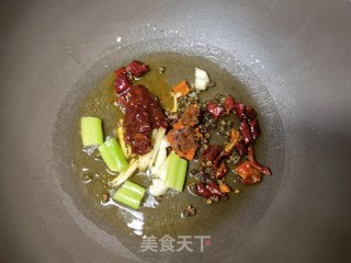 黄豆芽芹菜炒毛肚的做法步骤：7