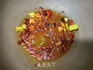 黄豆芽芹菜炒毛肚的做法步骤：8