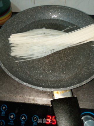 面条的做法步骤：2