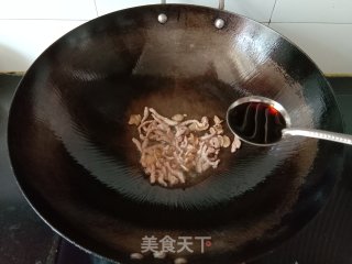 韭菜香干炒肉丝的做法步骤：4